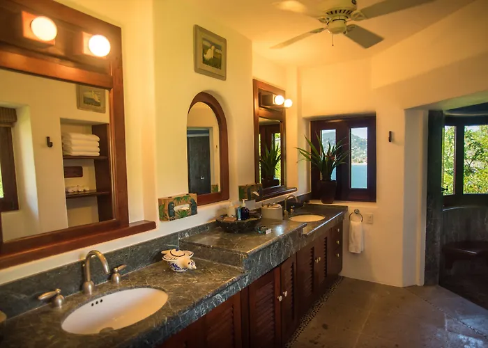 El Murmullo By La Casa Que Canta Villa Zihuatanejo