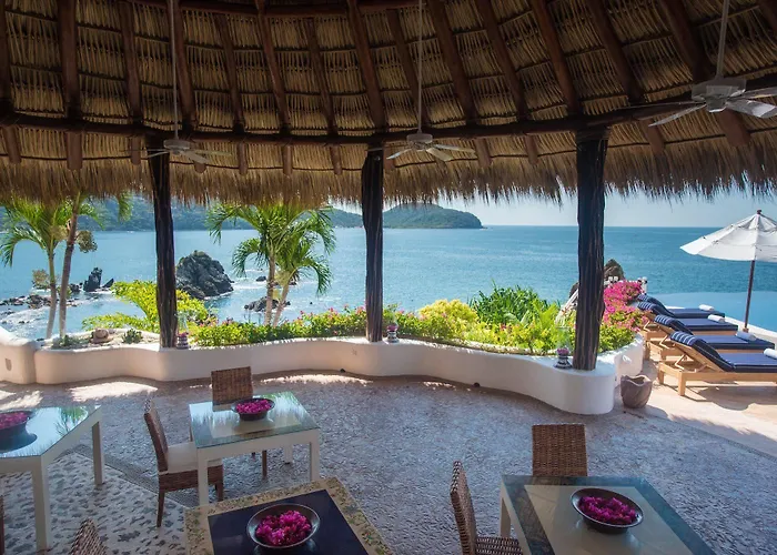 Villa El Murmullo By La Casa Que Canta Zihuatanejo